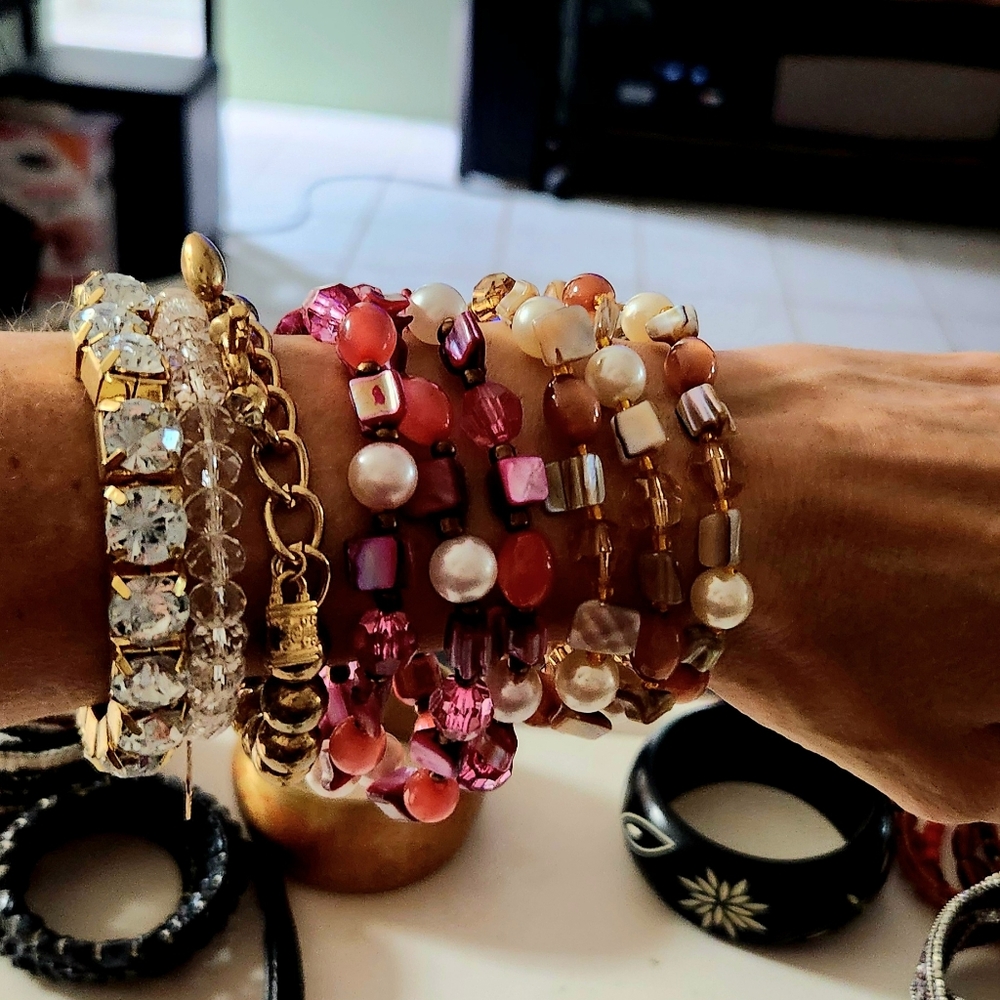 Fun bracelets - Picture 4 of 5